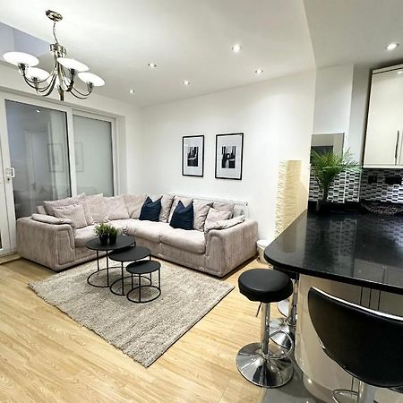 London Charm - Stylish Room In Spacious Home Exteriér fotografie