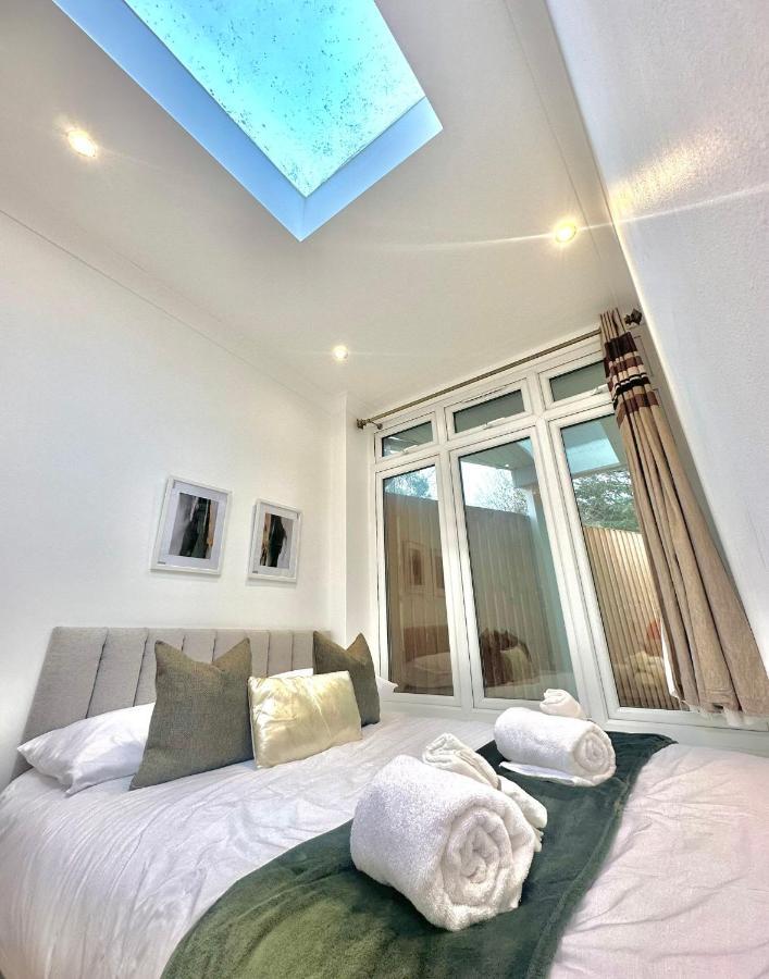 London Charm - Stylish Room In Spacious Home Exteriér fotografie
